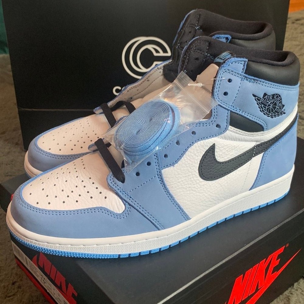 Air Jordan 1 university blue